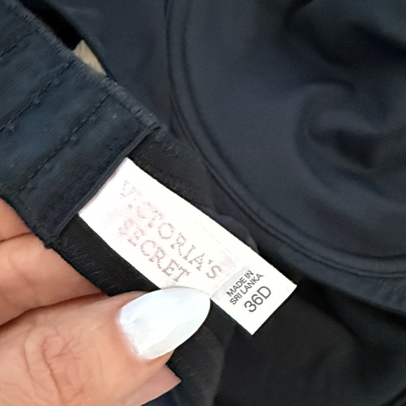 Victoria’s Secret Unlined Black Bra - Picture 4 of 4